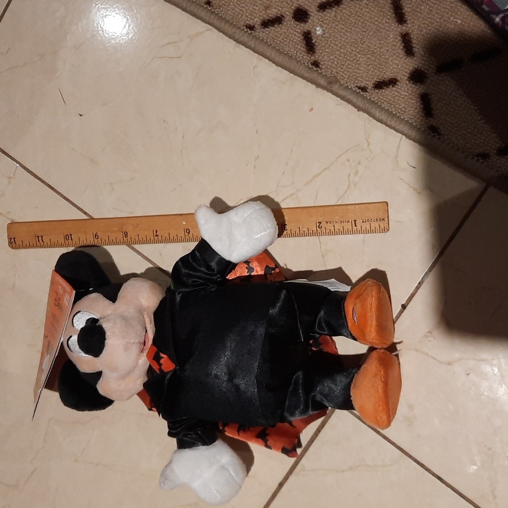 Authentic Genuine DISNEY vampire MICKEY MOUSE animated Sings Dances Batteries In
